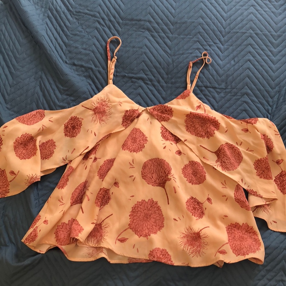 Lulus cold shoulder - Picture 2 of 2